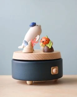 Wooderful Life Wooden Beluga Music Box *New*