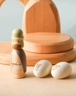 Gnezdo Handmade Wooden Peg Dolls Nativity Scene