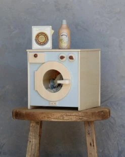Konges Sløjd Wooden Washing Machine With Pretend Laundry Detergent *New*
