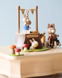 Wooderful Life Wooden Bunny Music Box *New*