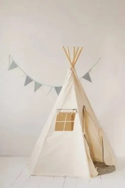 Odin Parker *New* Teepee With Pompoms And Mat Set