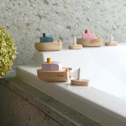 Kiko & GG Wind-up Wooden Bath Boat *New*